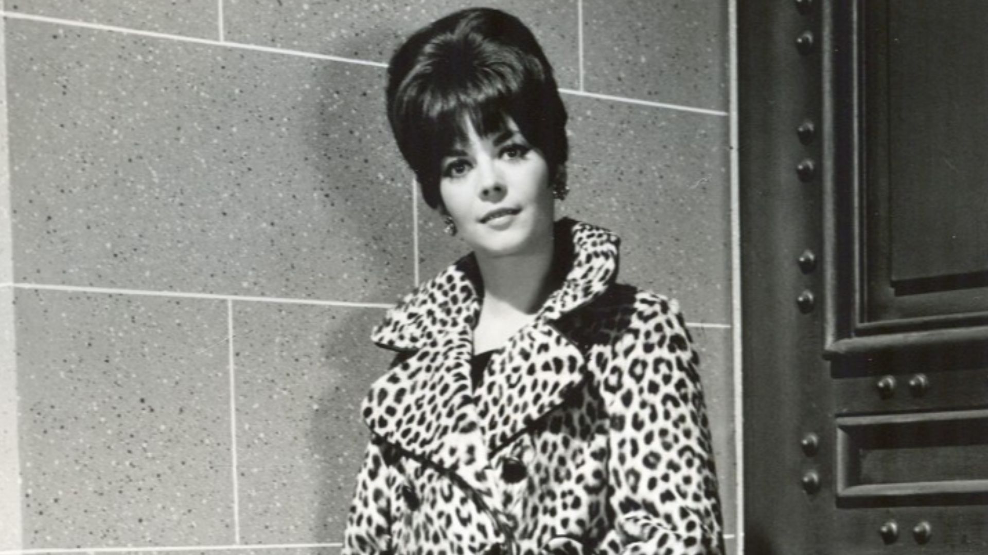 Publicity photo of Natalie Wood for the film Penelope (1966).