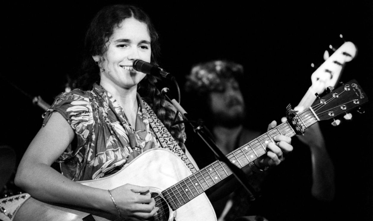  SAN FRANCISCO - APRIL 1979: Nicolette Larson performs at the Old Waldorf club in April 1979 in San Francisco, California.
