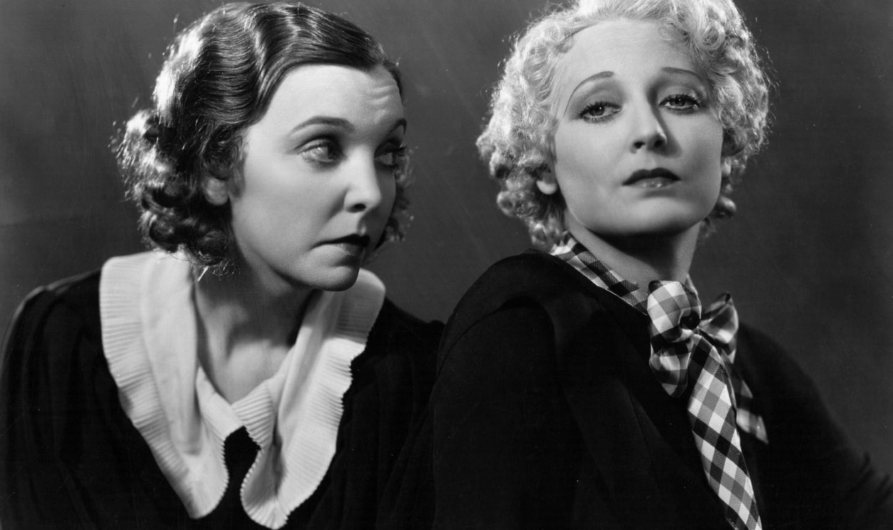 Asleep In The Feet 1933: From left to right, American comic actresses Zasu Pitts (1898-1963) and Thelma Todd (1905-1935) star in 'Asleep in the Feet', directed by Gus Meins.