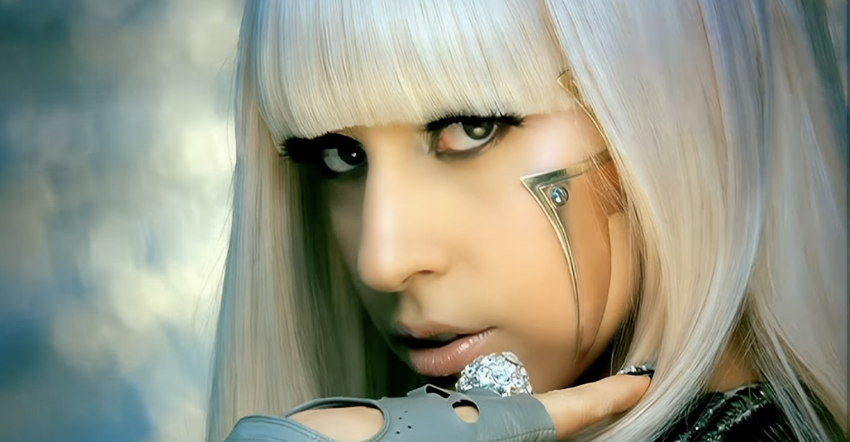 Screenshot from Poker Face, Interscope (2008)
