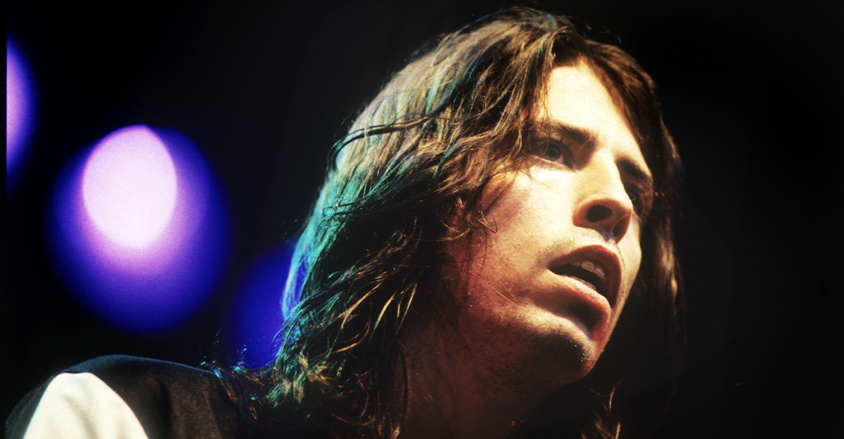 Foo Fighters, Dave Grohl, performing on stage, Pukkelpop Festival, Hasselt, Belgium, 25th August 1995.