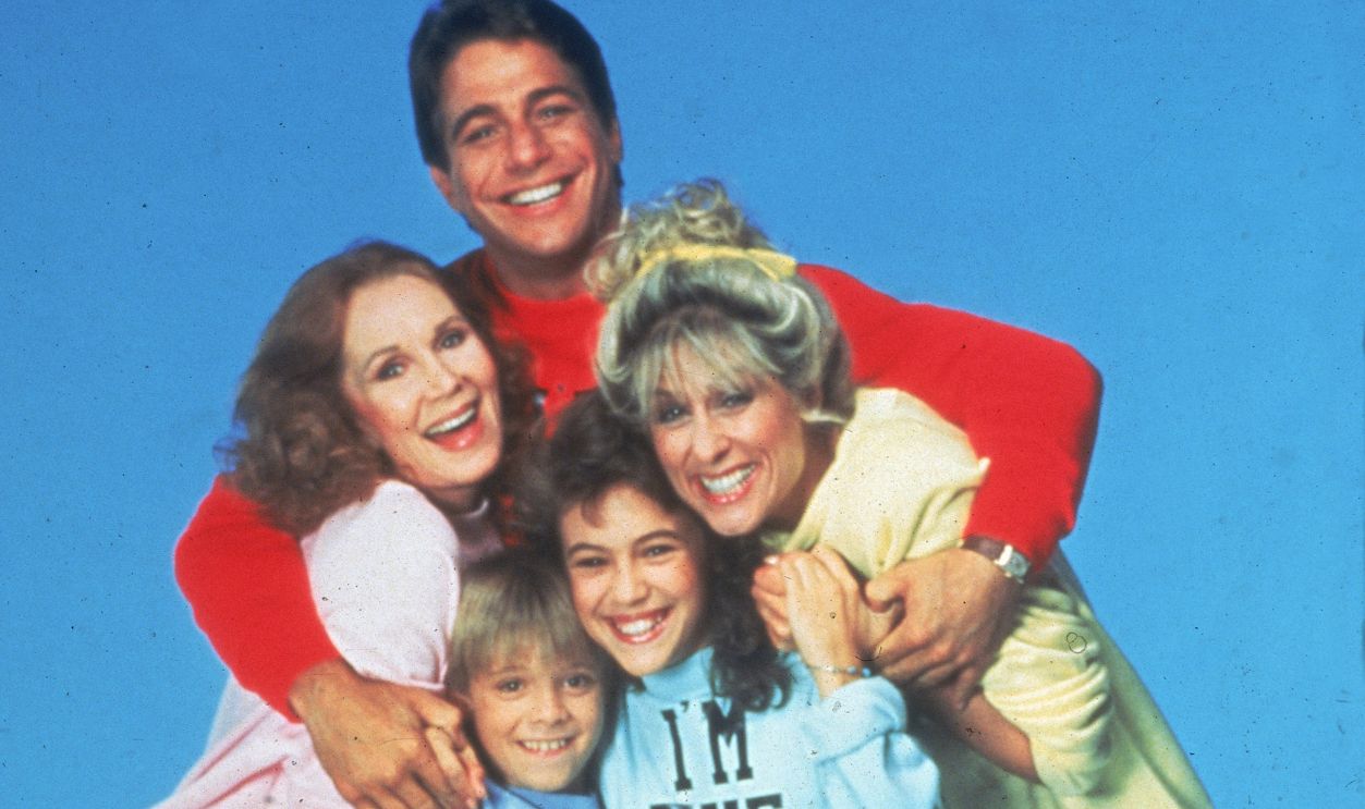 Getty Images - 2999271 - Promotional portrait of the cast of the TV series, 'Who's The Boss,' circa 1985. CW (from top): Actors Tony Danza, Judith Light, Alyssa Milano, Katherine Helmond, and Danny Pintauro.