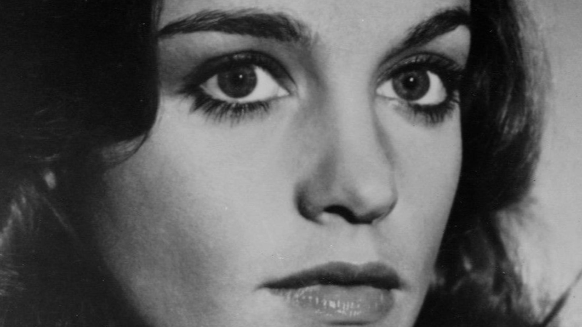 Publicity photo of actress Pamela Sue Martin for the TV series Nancy Drew Mysteries.