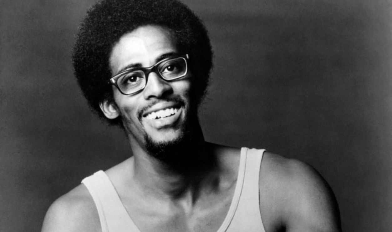 UNSPECIFIED - JANUARY 01: Photo of David RUFFIN; Posed studio portrait of David Ruffin