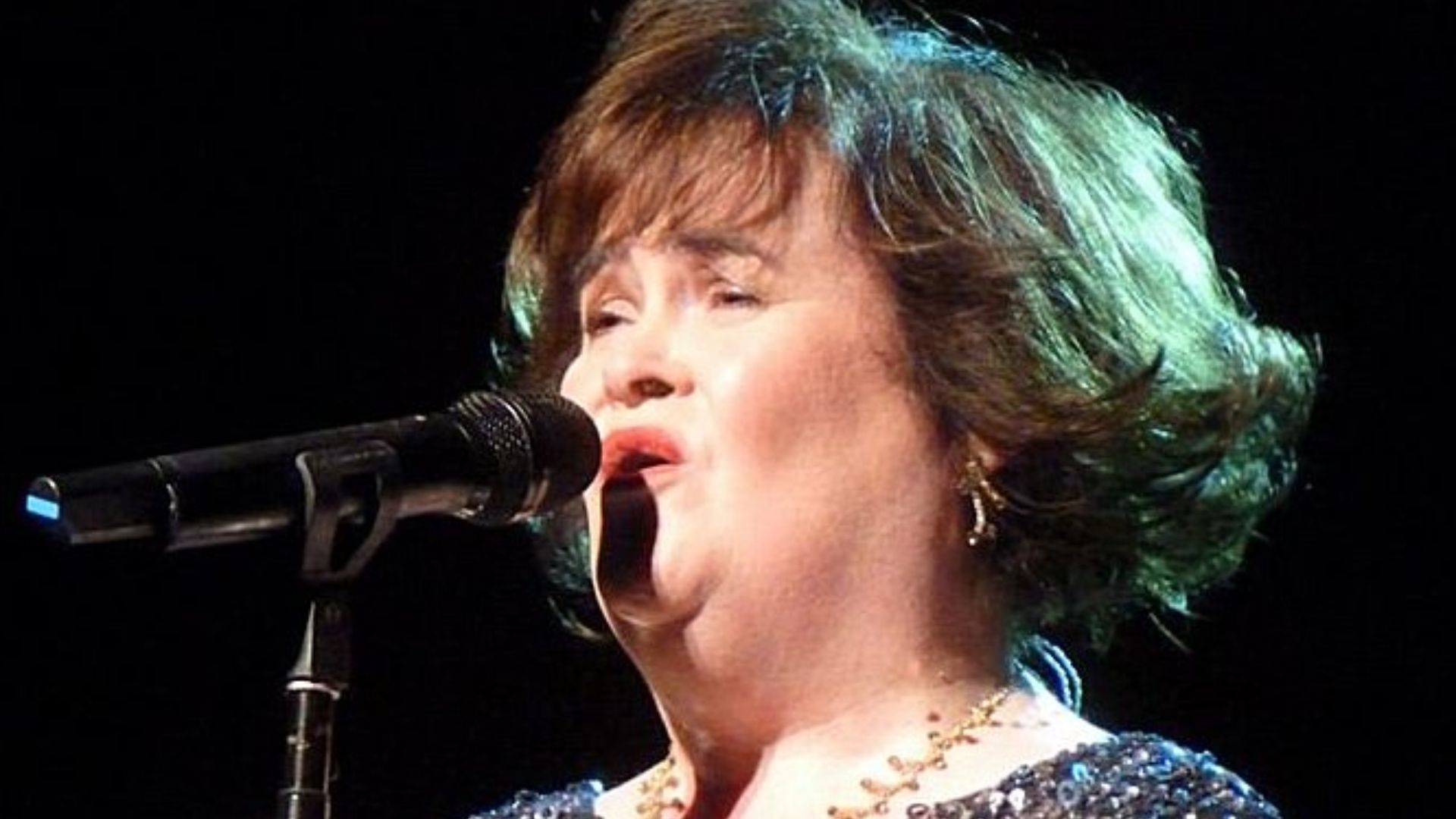 Susan Boyle singing at the Edinburgh Festival Theater in Edinburgh, Scotland, July 12, 2013
