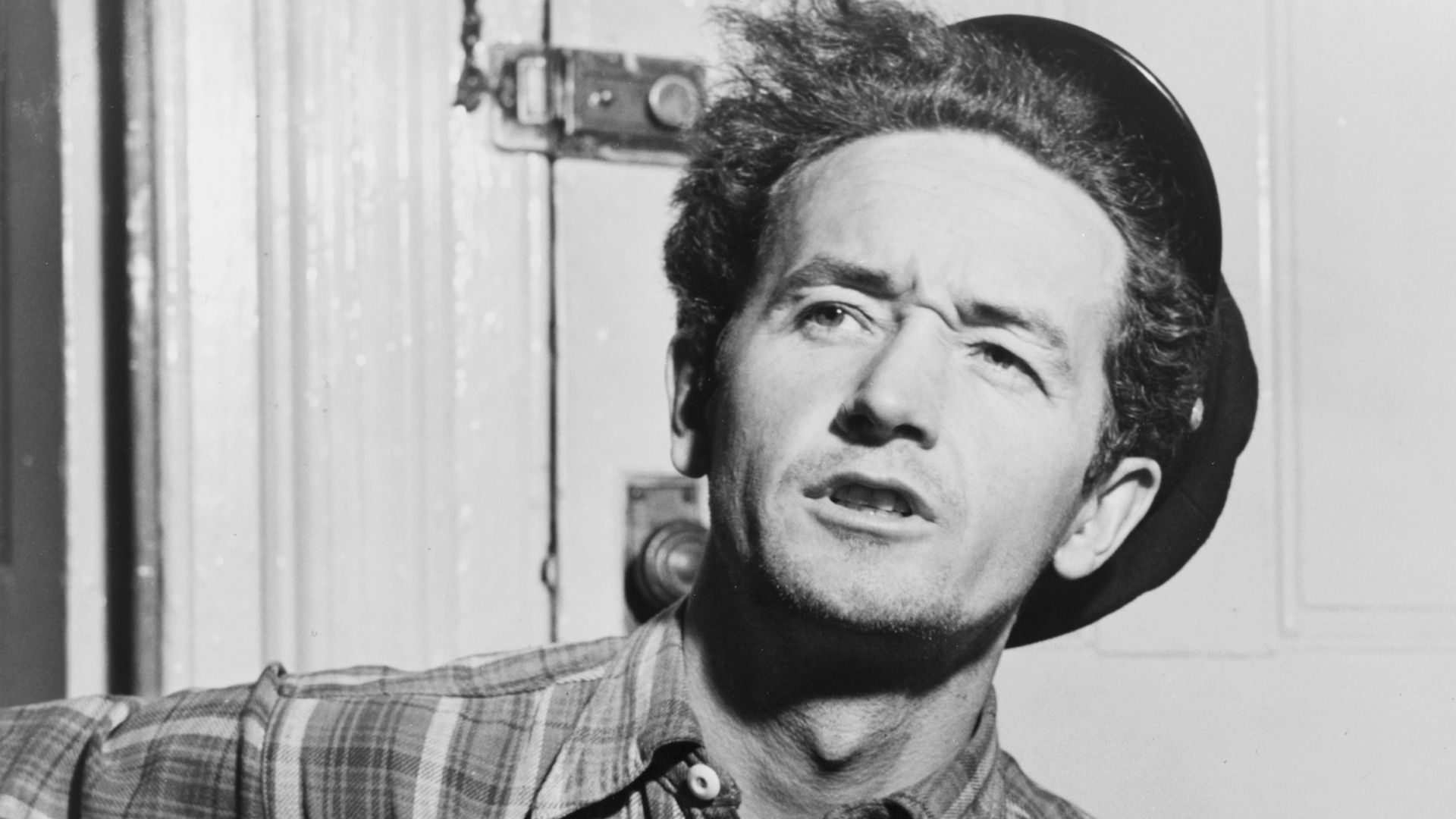 File:Woody Guthrie NYWTS.jpg