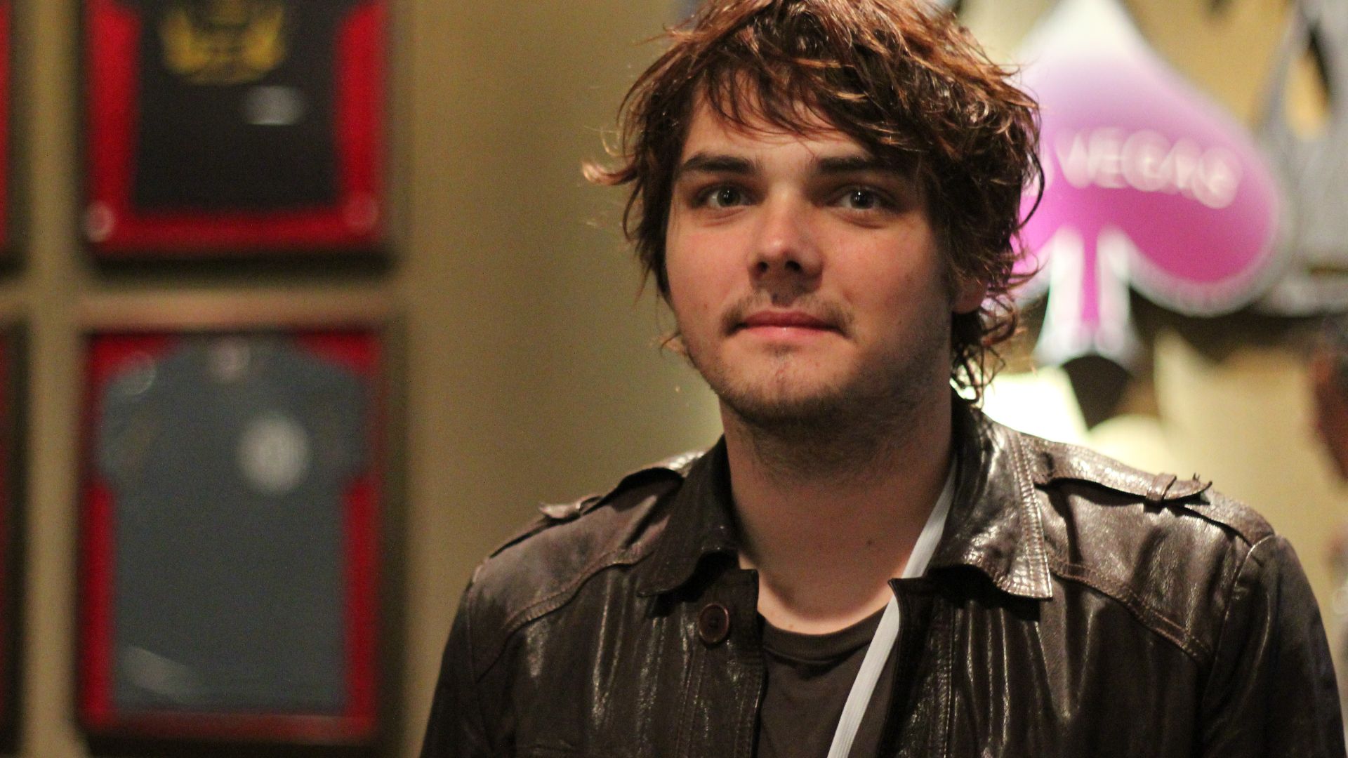 File:Gerard Way 2012.jpg
