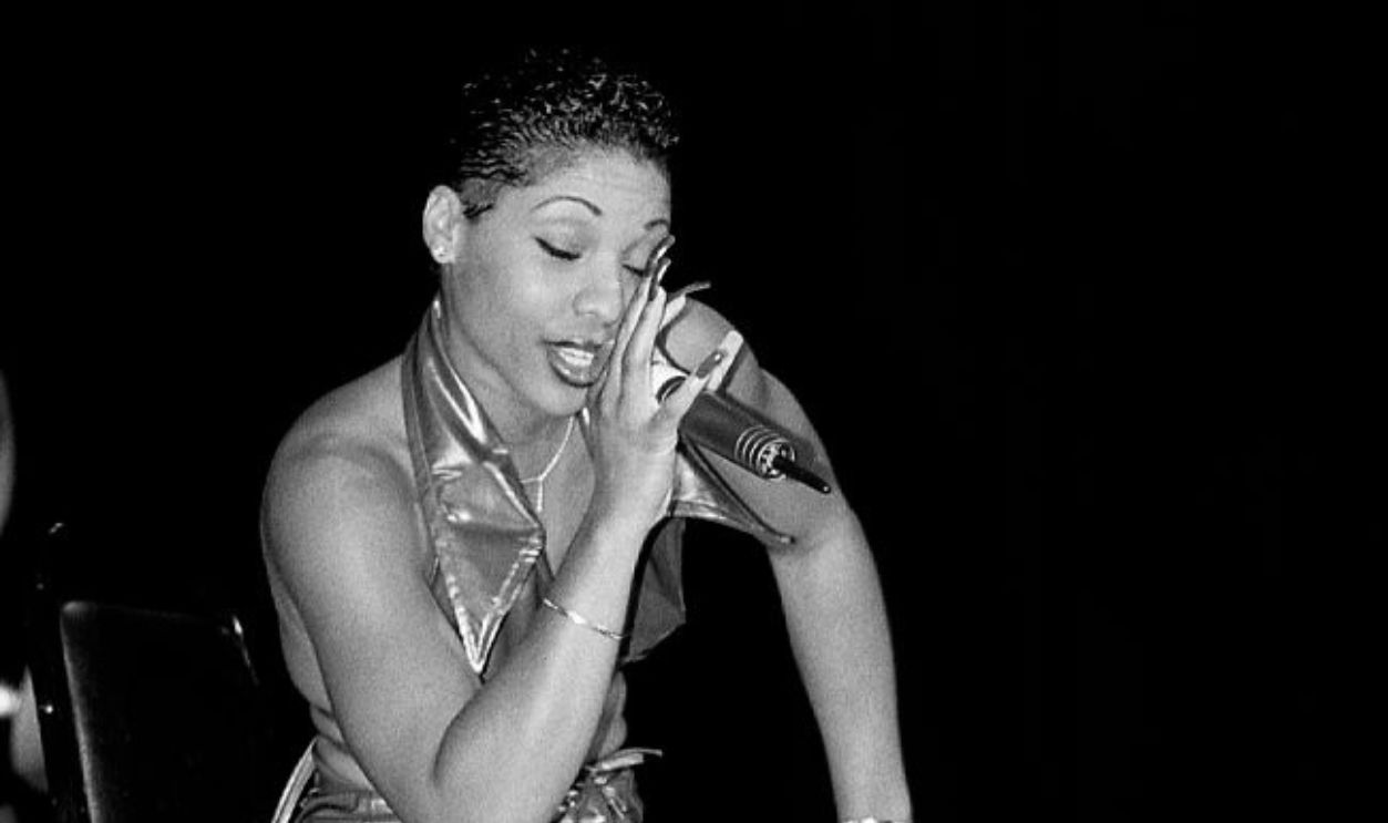 CHICAGO - AUGUST 1995: Singer Adina Howard performs at the Chicago Theater in Chicago, Illinois in August 1995. 