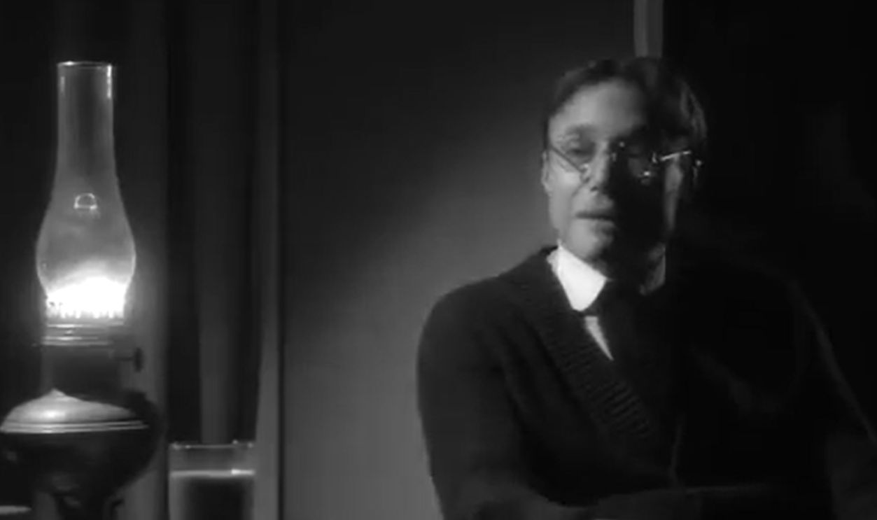  Screenshot from The Whisperer In Darkness (2011)