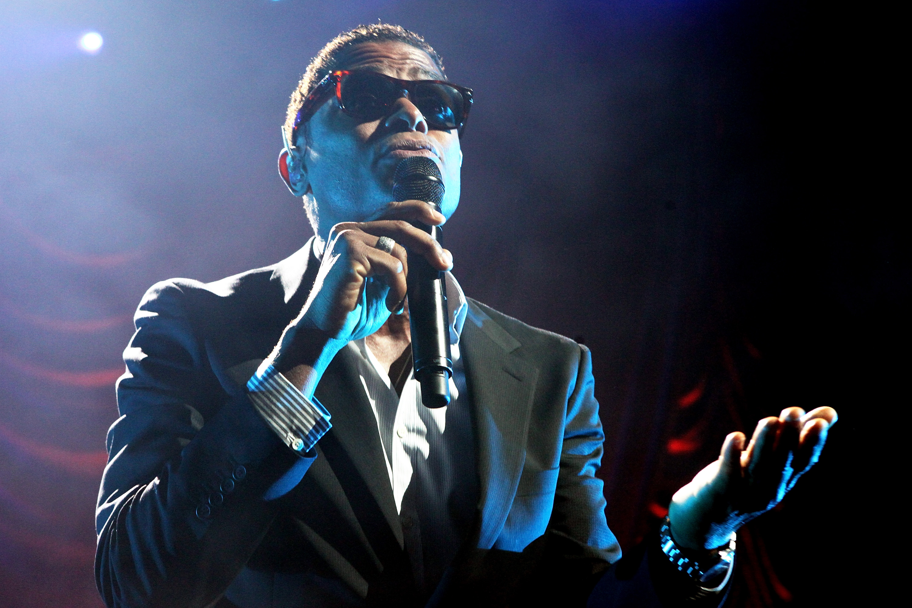 Maxwell performs onstage at Madison Square Garden on September 28, 2009 in New York City. 