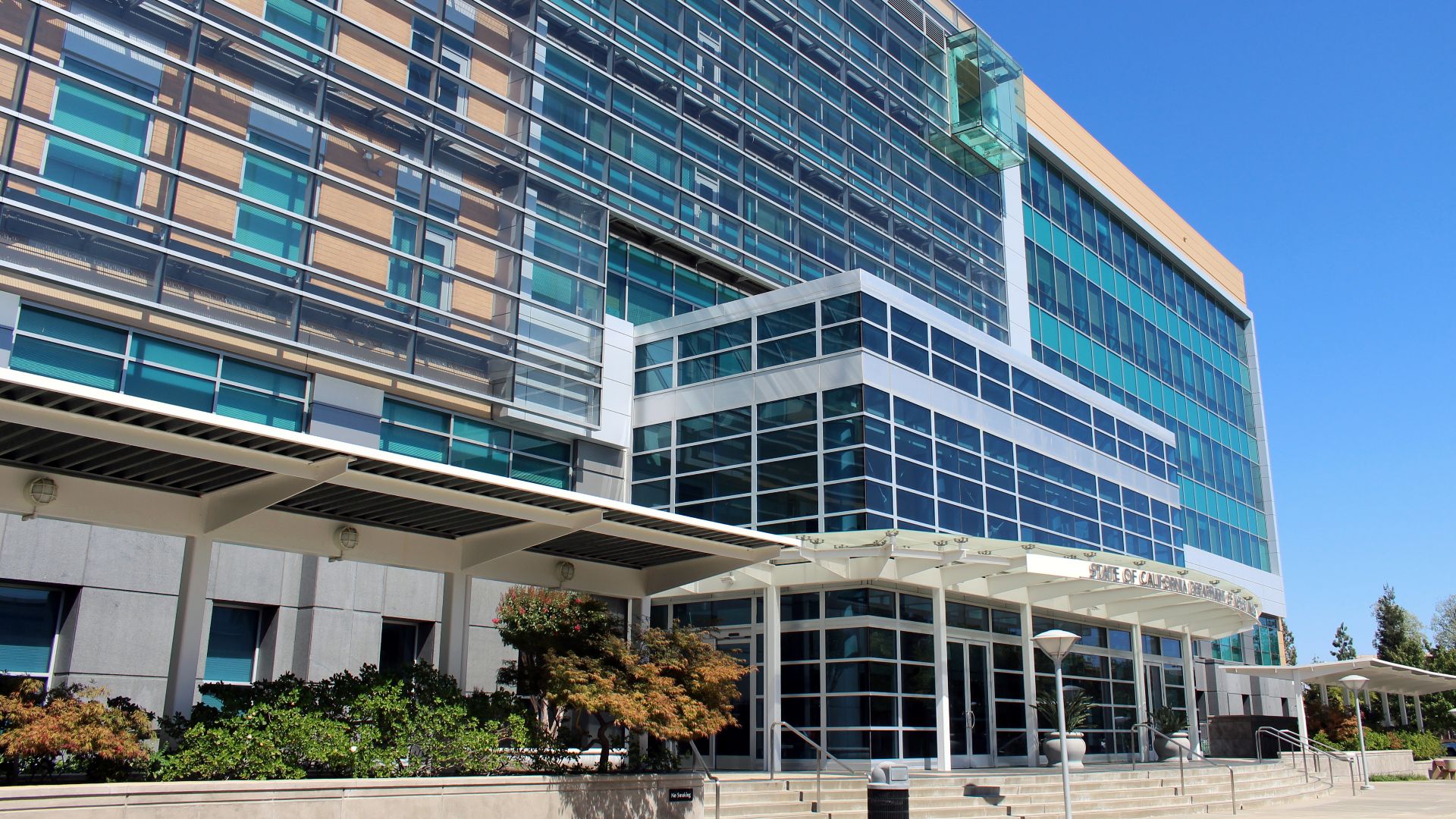 The headquarters of the California Department of Motor Vehicles in Sacramento, California. Photographed on September 3, 2016 by user Coolcaesar.