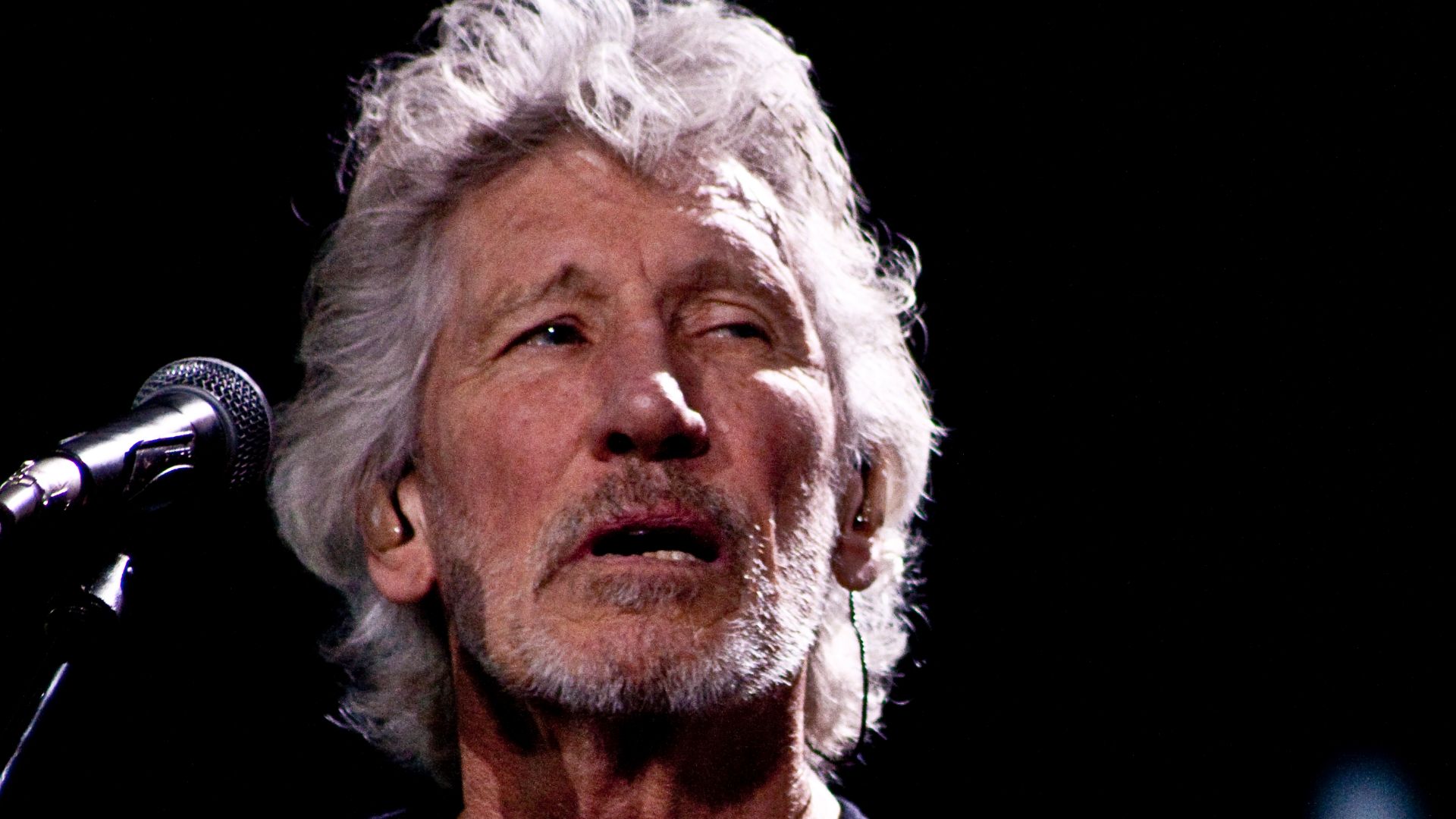 Roger Waters Us+Them Tour 2018, Estadio Nacional Chile