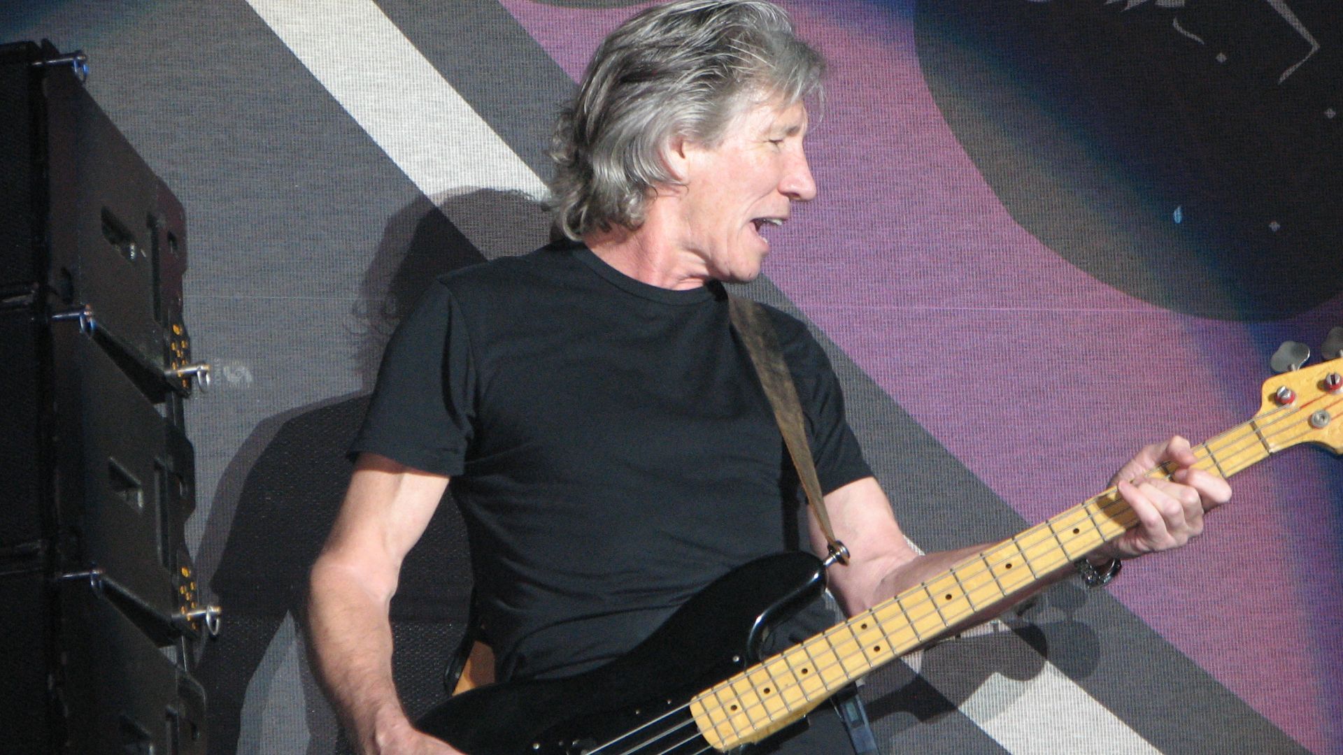 Roger Waters (ex-Pink Floyd) performing at Arrow Rock Festival, june 10, 2006