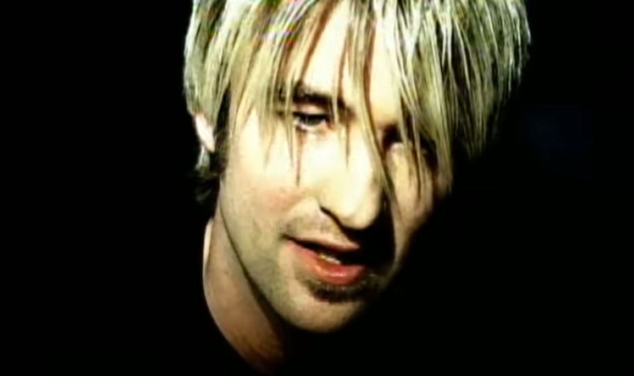 Screenshot from The Freshmen (1997)