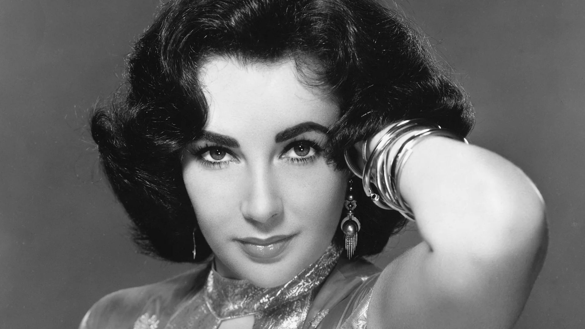 Elizabeth Taylor in a publicity photo by MGM (she was in a contract with MGM until early 1960s), circa late 1950s.
