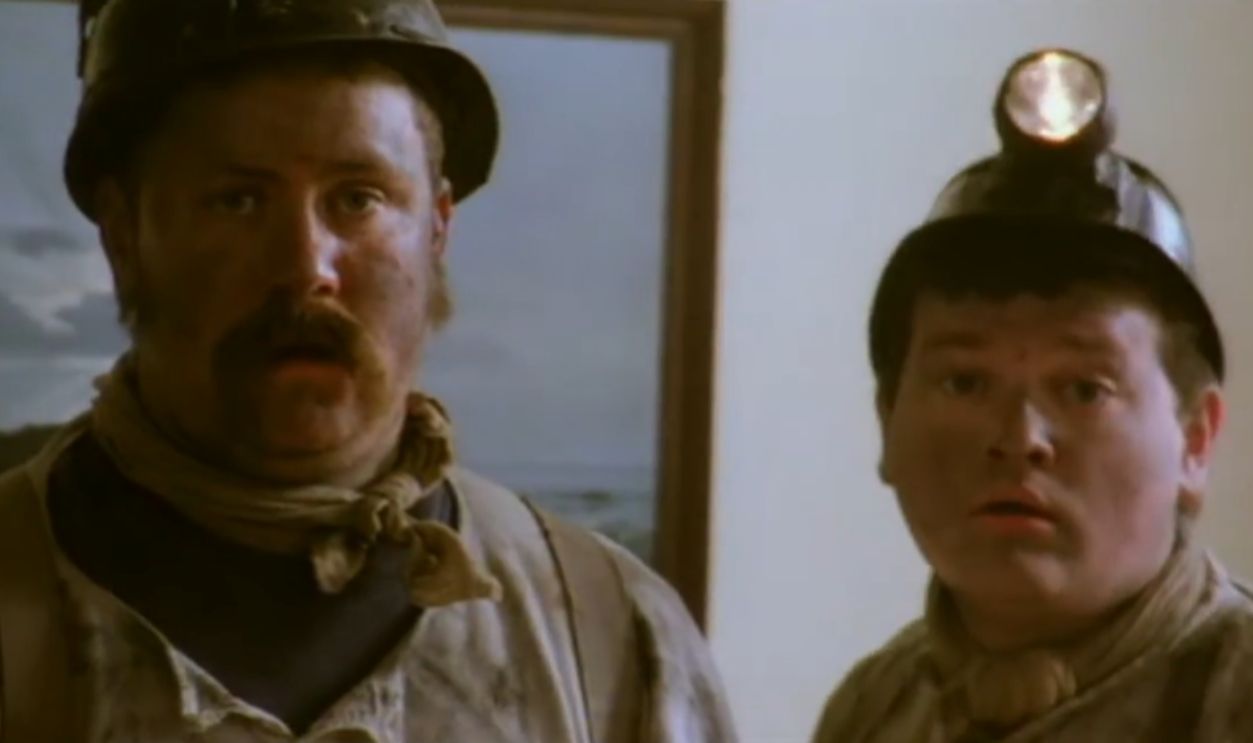 Screenshot from Since I Left You (2000)