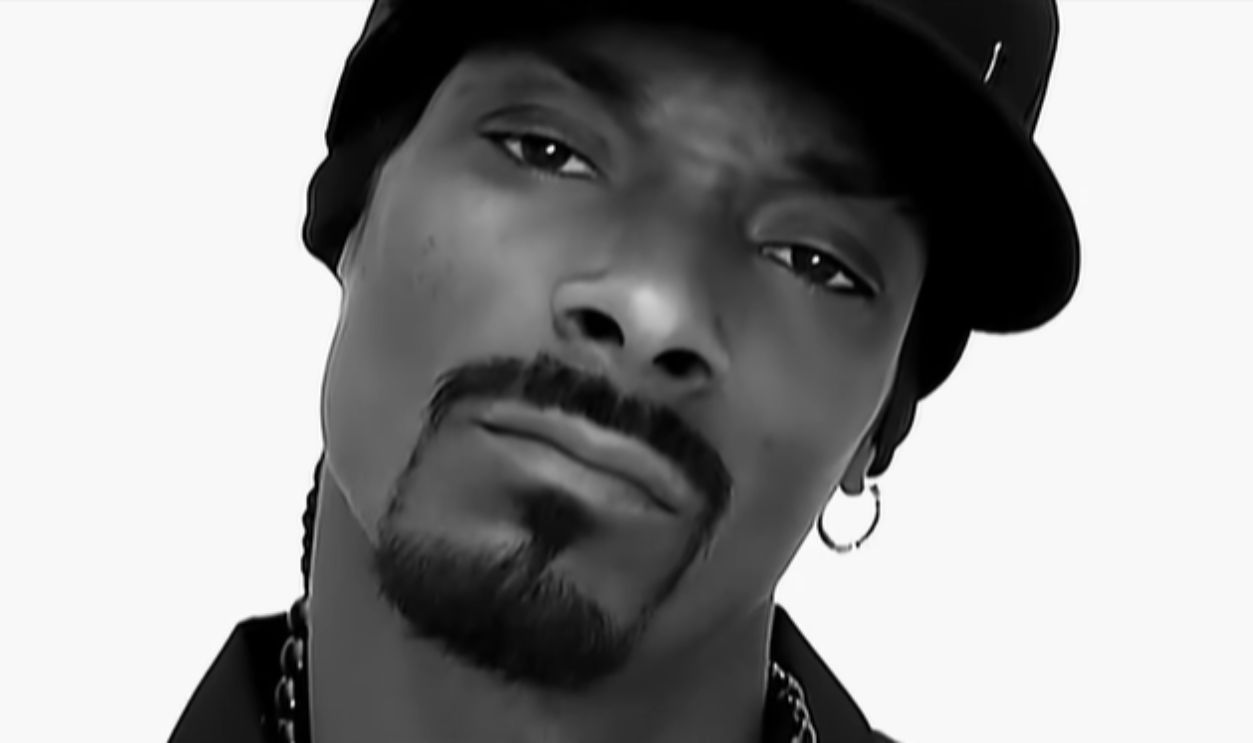 Screenshot from Drop It Like It’s Hot (2004)