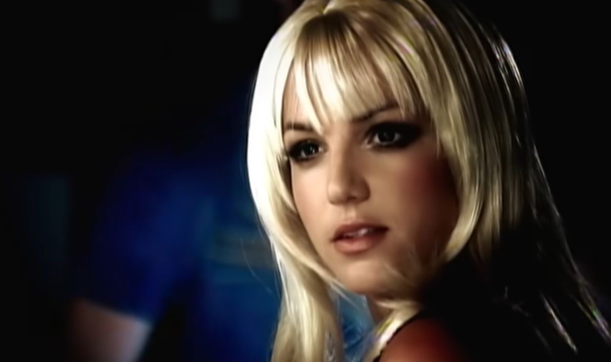 Screenshot from Gimme More (2007)