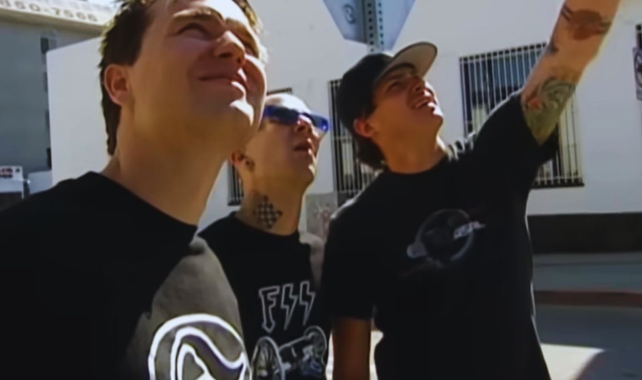 Screenshot from The Rock Show (2001)