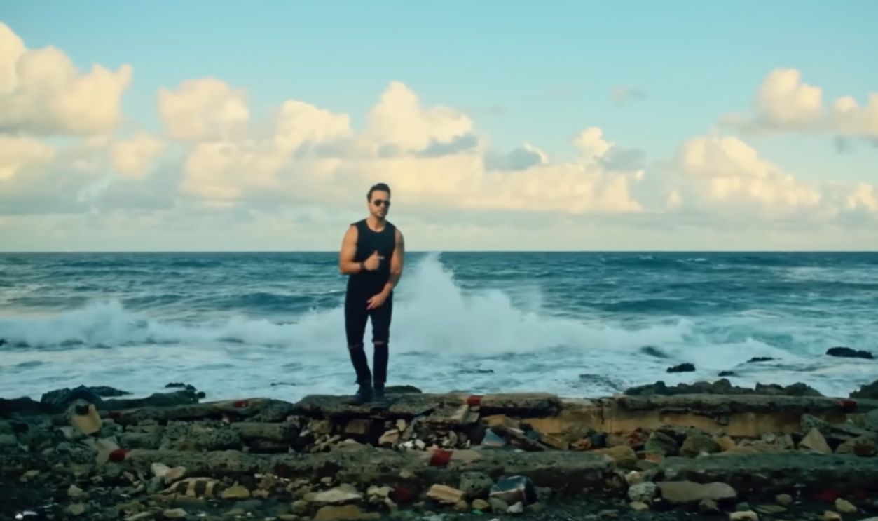 Screenshot from Despacito (2017)