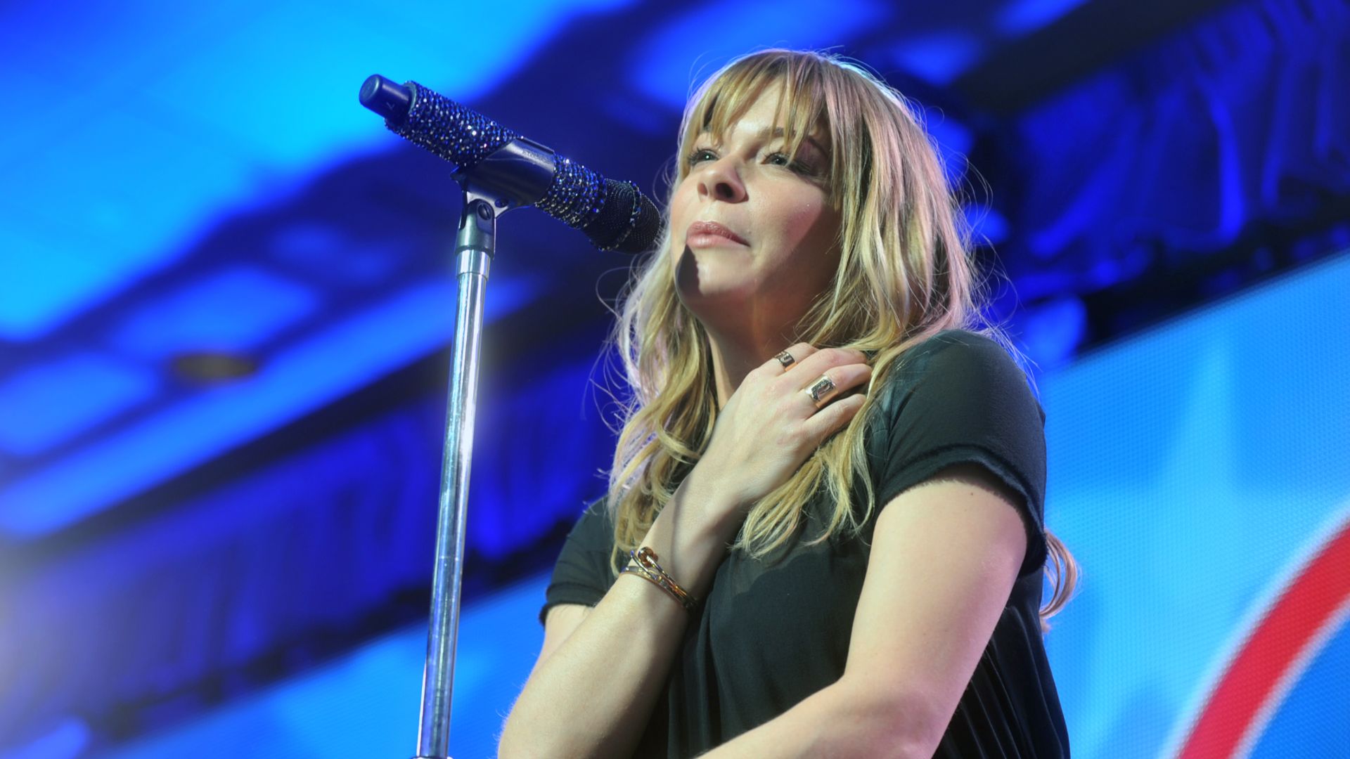 Country and pop singer LeAnn Rimes sings at the National Guard Youth Foundation ChalleNGe Champions Gala in Washington, D.C., Feb. 26, 2013. (Army National Guard photo by Sgt. 1st Class Jim Greenhill) (Released)