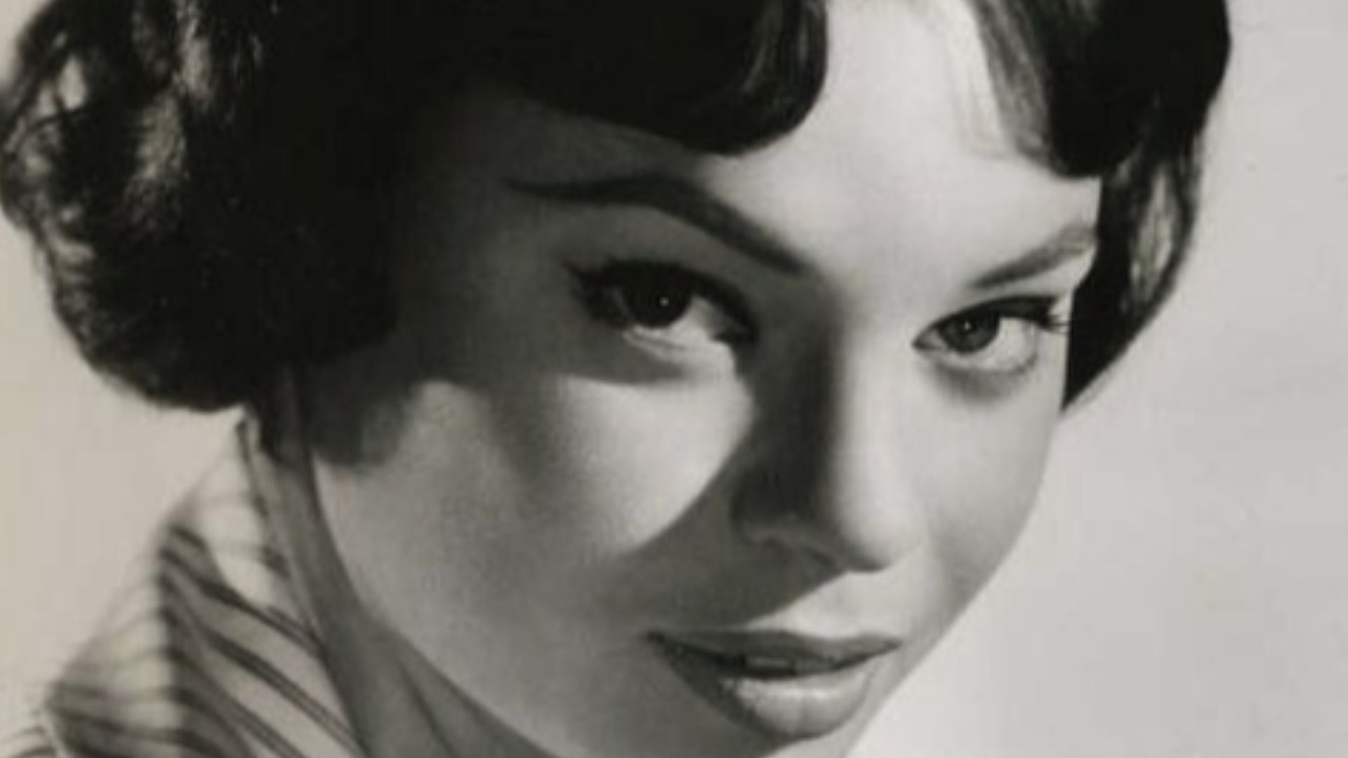 south-african actress and dancer Juliet Prowse - publicity still (cropped)