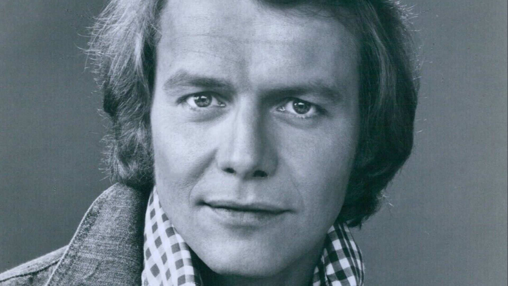 Publicity photo of David Soul as Ken Hutchinson in Starsky & Hutch.
