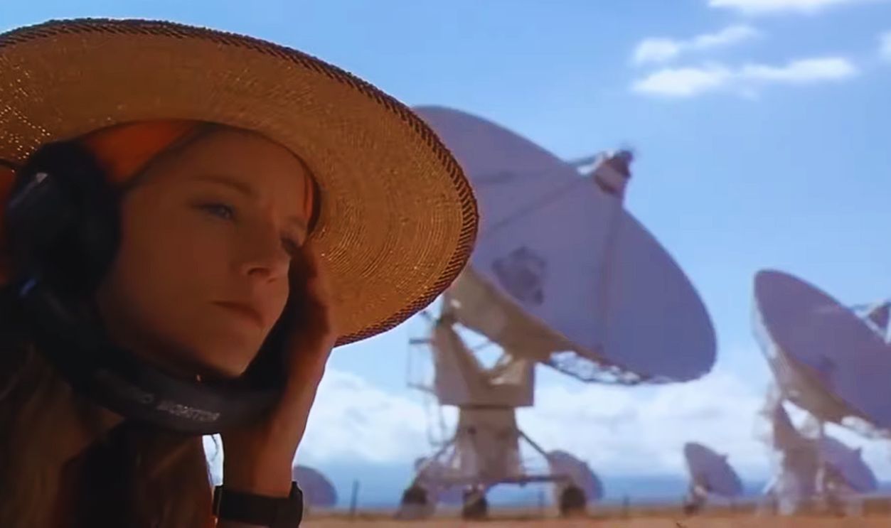  Screenshot from Contact (1997) 