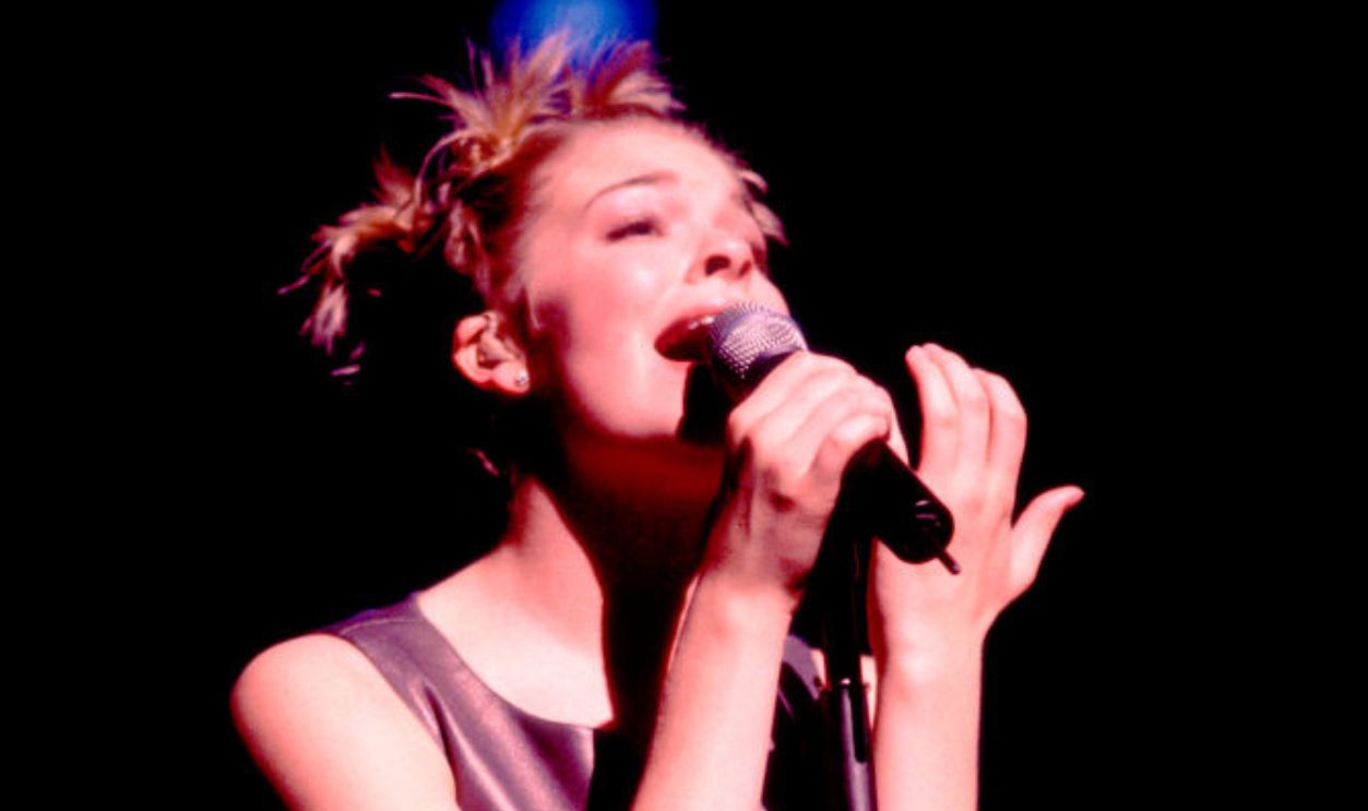 LeAnn Rimes performing at the Star Plaza Theater in Merrillville, Indiana, November 20, 1999.