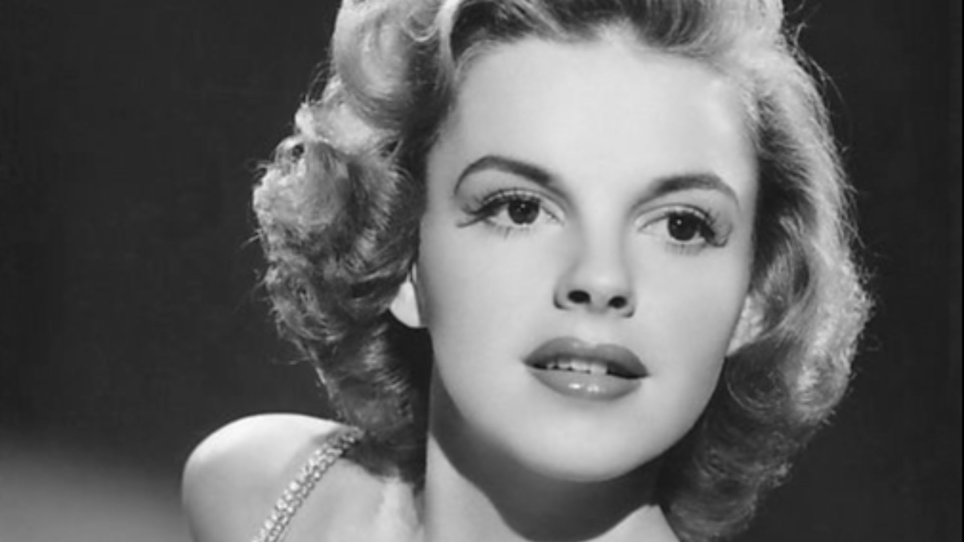 Publicity photograph of Judy Garland used to promote the film Presenting Lily Mars, an MGM production.