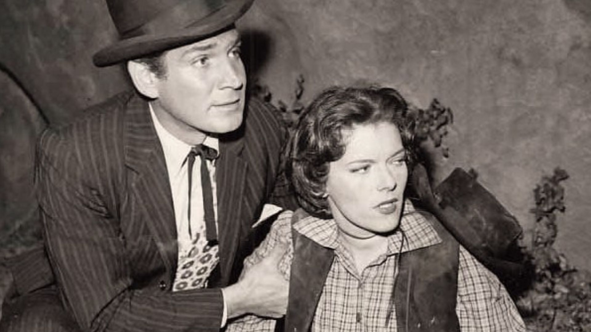Gene Barry & Jacqueline Scott in the TV series Bat Masterson, episode The Black Pearls - publicity still (cropped)