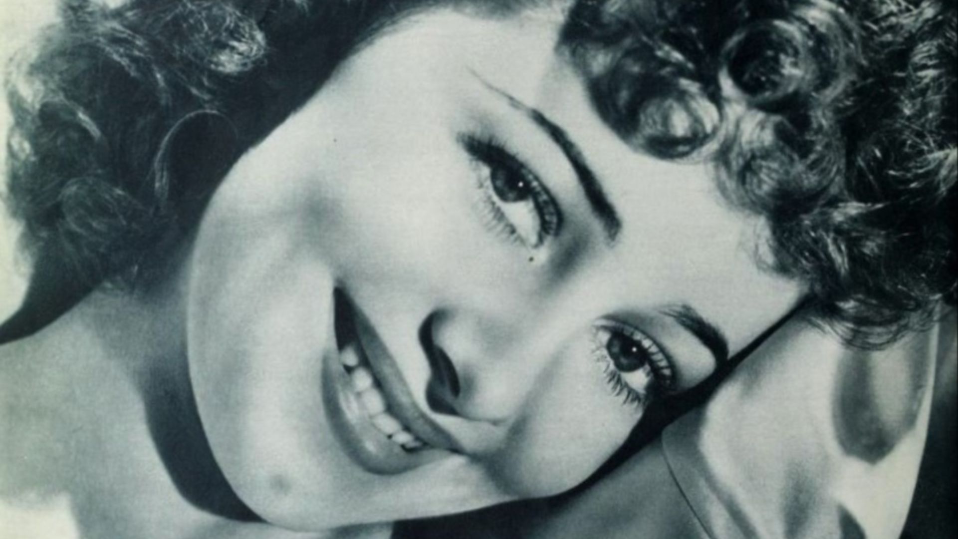 Olivia de Havilland by George Hurrell, Photoplay August 1938