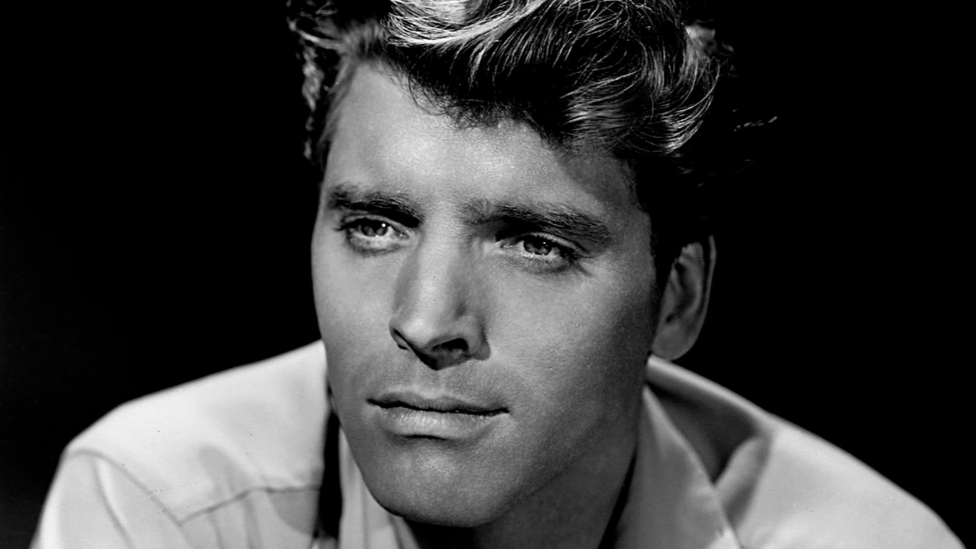 Original studio publicity photo of Burt Lancaster for the film Desert Fury (1947).