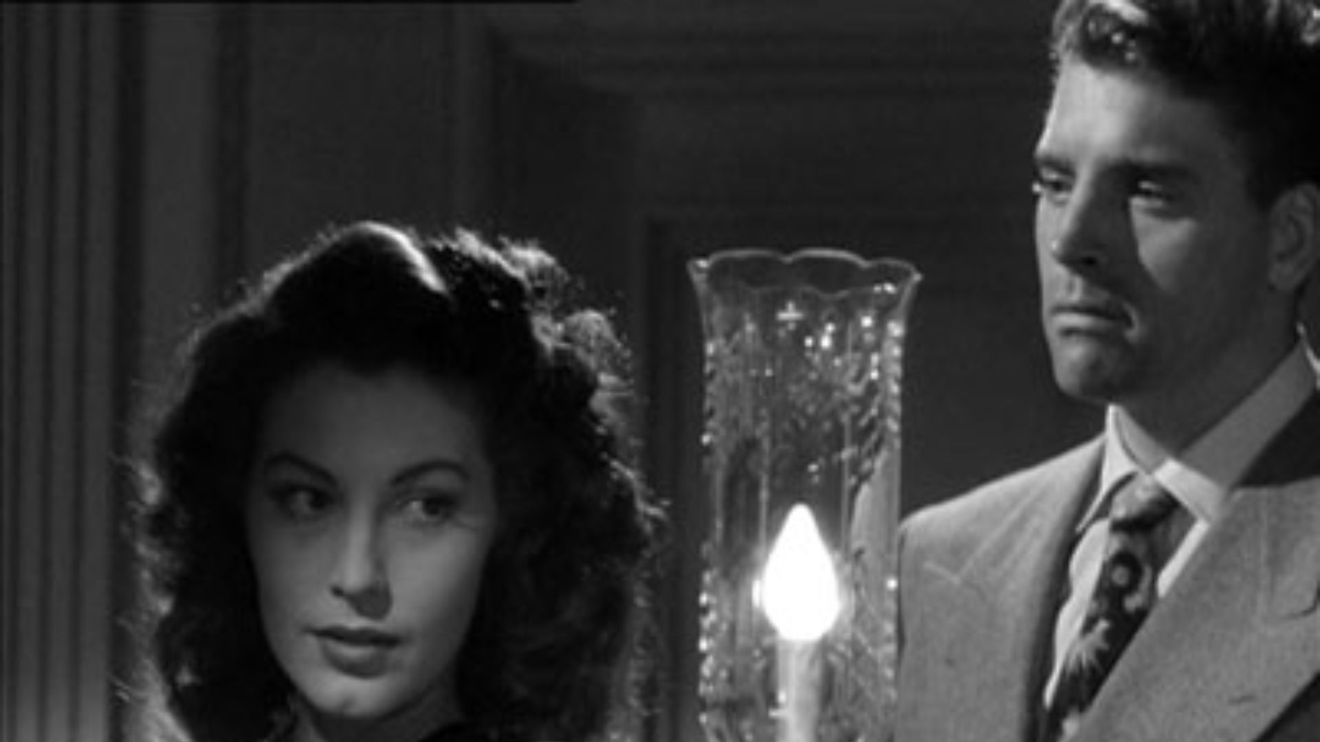 Screenshot of Ava Gardner and Burt Lancaster from the trailer for the film The Killers.