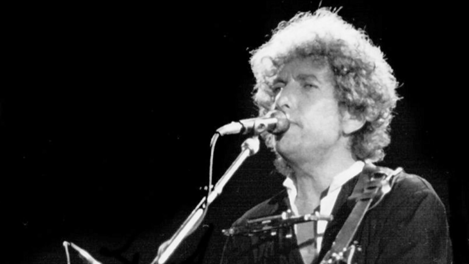 Para cuándo el Nobel de Literatura. Barcelona 1984.
Siguiendo con la nostálgia, he encontrado estas fotos del concierto de Santana y Bob Dylan en Barcelona.
Photographer: F. Antolín Hernandez
Con estas fotos acabo la serie sobre músicos, de verdad, ¿o no? 
Camara: Olympus OM2

Objetivo: OM 135mm 2.8