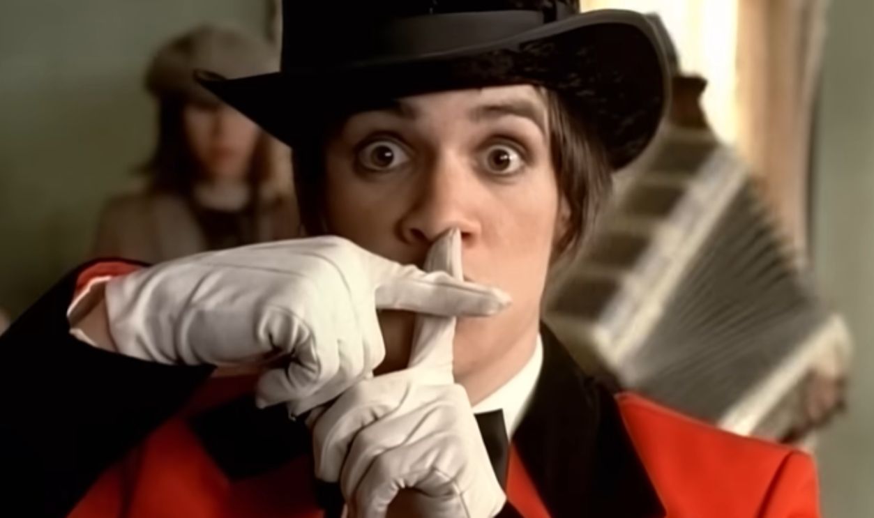 Screenshot from I Write Sins Not Tragedies (2006)