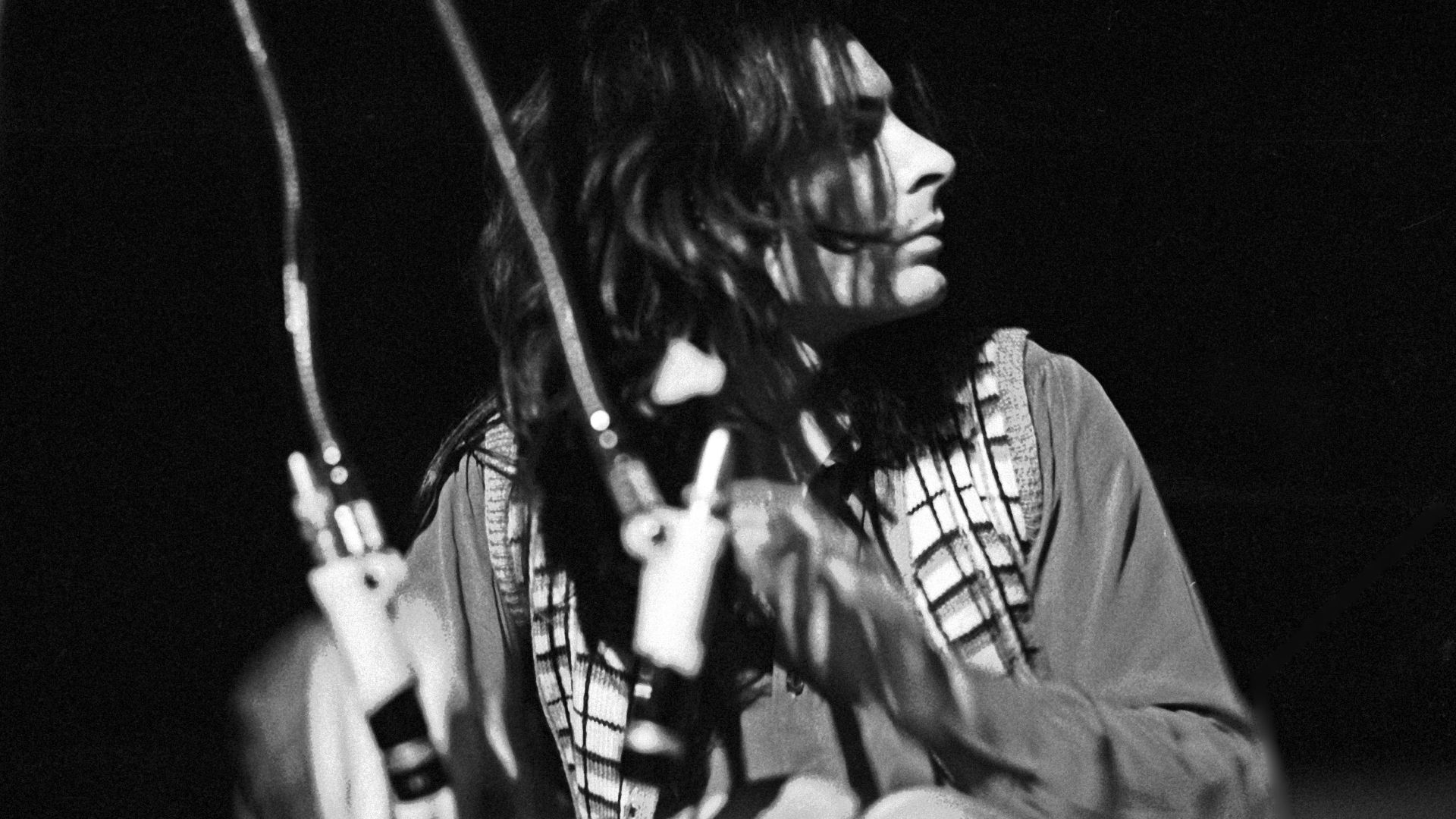 T.Rex drummer Mickey Finn performing in the band in the Musikhalle Hamburg, January 1972 und February 1973