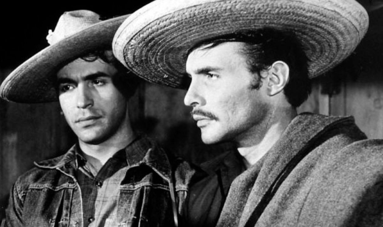 Kino. Toedliche Grenze, Border Incident, Toedliche Grenze, Border Incident, Ricardo Montalban Der mexikanische Agent Pablo Rodriguez (Ricardo Montalban, 2vr) hat sich in Kalifornien als Feldarbeiter verdingt, um einem Ring auf die Spur zu kommen, der billige Arbeitskraefte aus Mexiko bezieht. , 1949. 