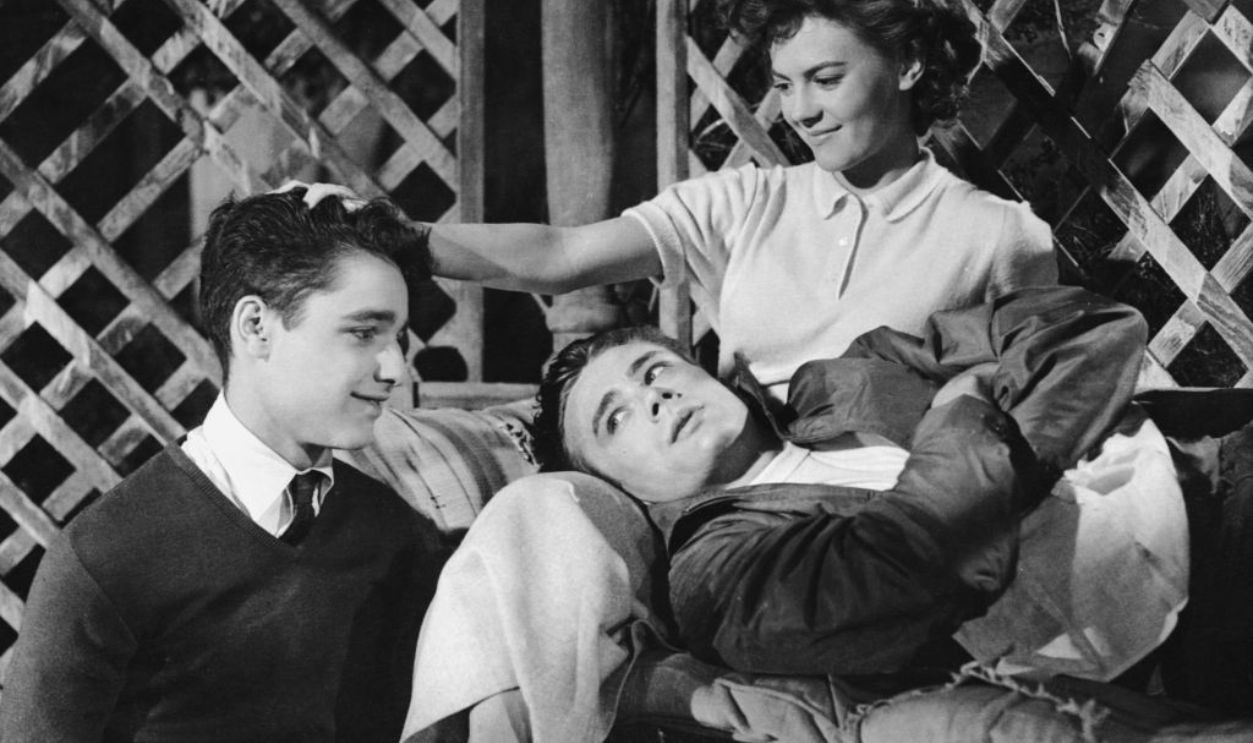 American actors (left to right) Sal Mineo (1939 - 1976), James Dean (1931 - 1955) and Natalie Wood (1938 - 1981) in a scene from the film 'Rebel Without a Cause', directed by Nicholas Ray, 1955. 