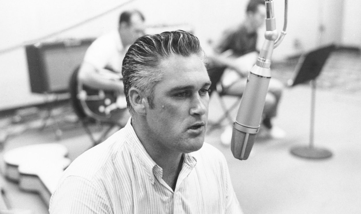 Photo of Charlie Rich UNSPECIFIED - CIRCA 1970: Photo of Charlie Rich