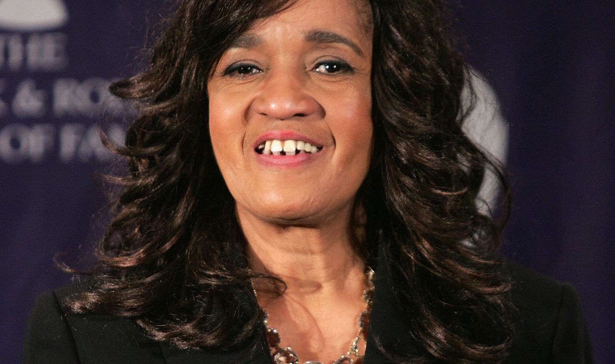 NEW YORK - MARCH 12: Honoree Estelle Bennett of The Ronettes poses in the press room at the 22nd annual Rock And Roll Hall Of Fame Induction Ceremony at the Waldorf Astoria Hotel March 12, 2007 in New York City.