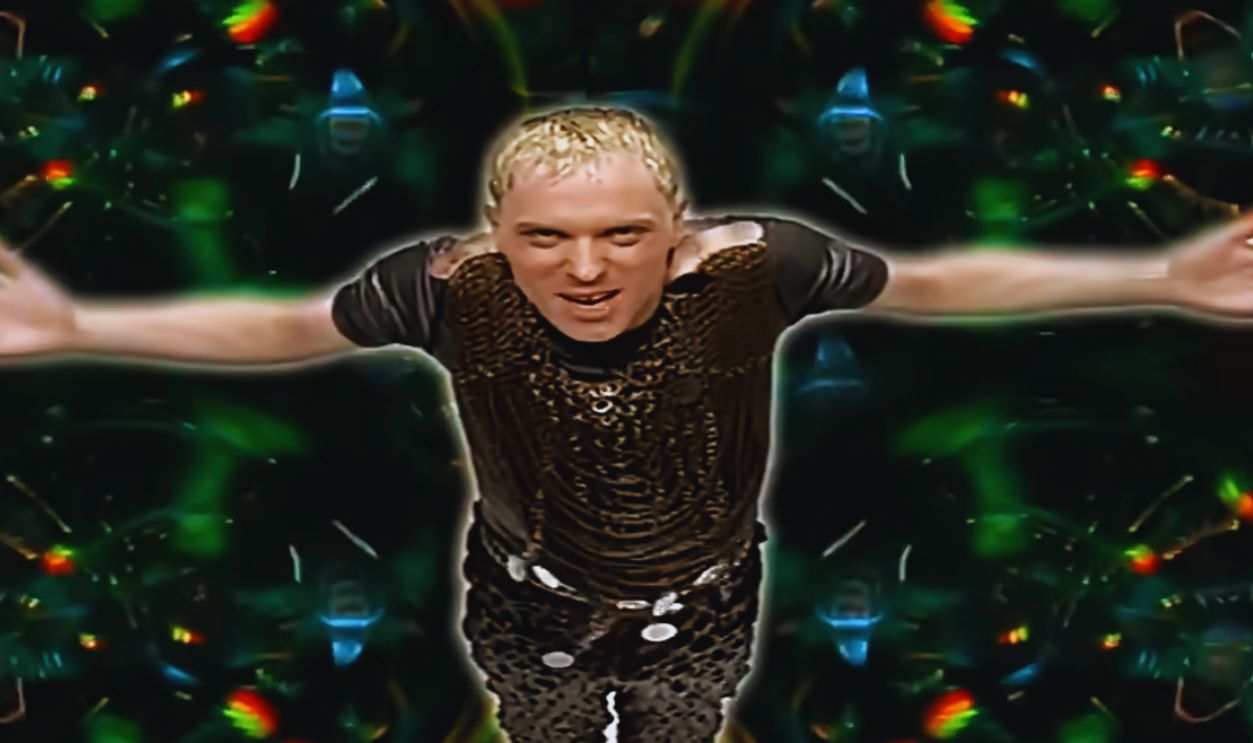 Screenshot from Comin’ On (1993)