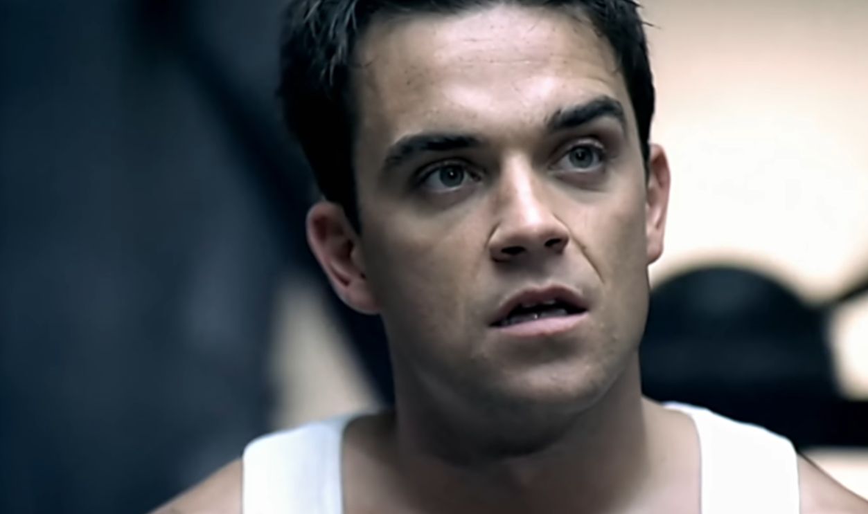 Screenshot from Rock DJ (2000)