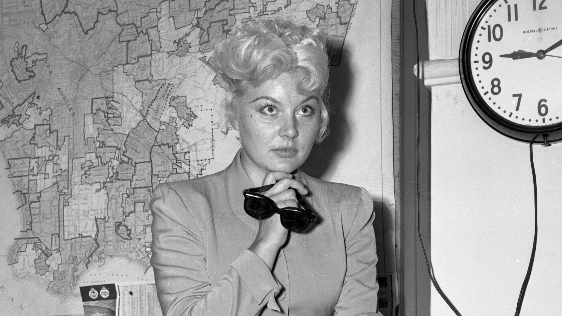 Barbara Payton in court to file for divorce from fourth husband, George Provas