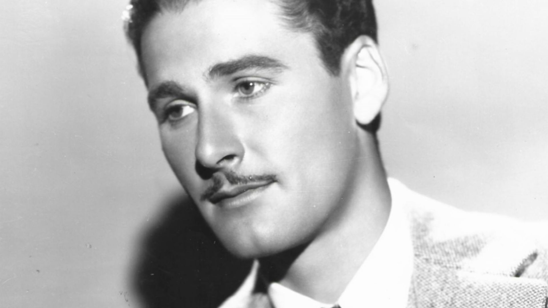 Errol Flynn Portrait
Warner Bros. Pictures

Gabriel Dorneles Private Collection