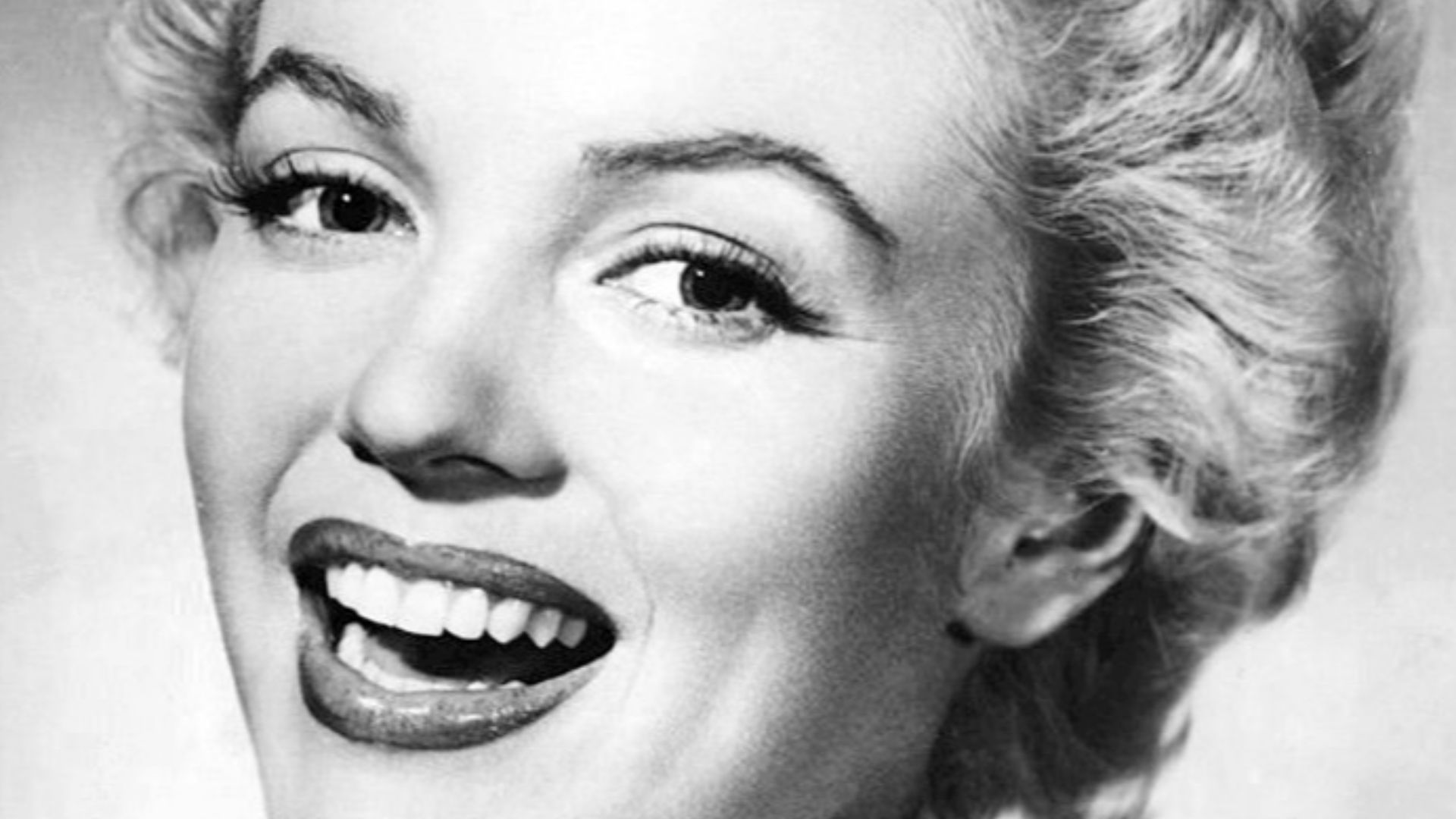 Photo of Marilyn Monroe from the 1952 film Clash By Night.