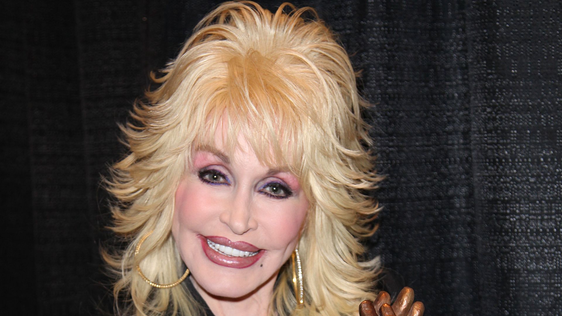 Dolly Parton accepting Liseberg Applause Award 2010