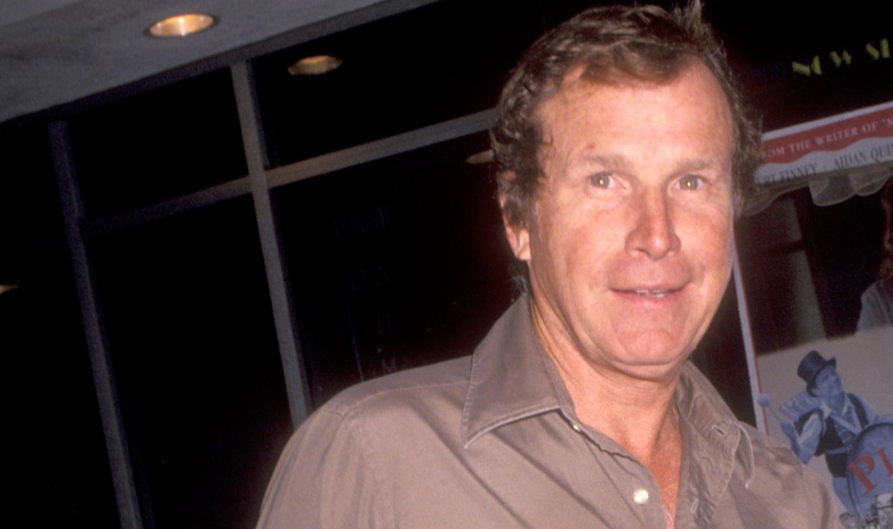 Actor Wayne Rogers attends