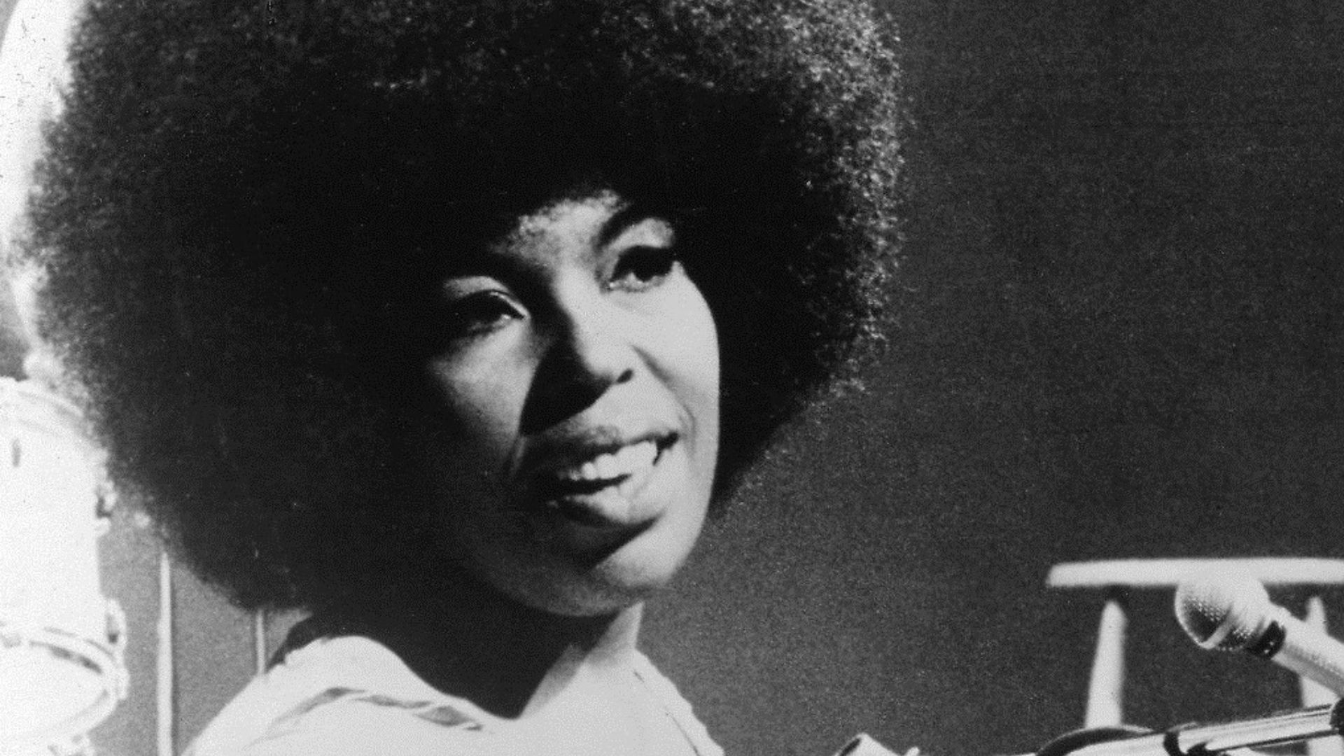 Photo of singer Roberta Flack.
