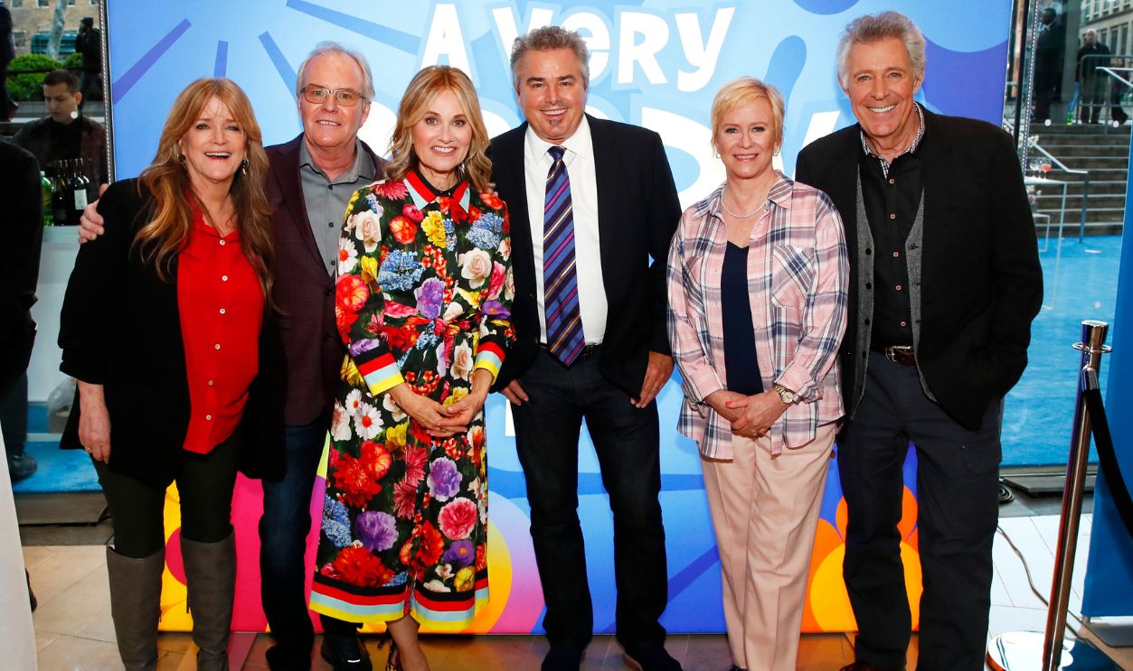 (L-R) Susan Olsen, Mike Lookinland, Maureen McCormick, Christopher Knight, Eve Plumb, and Barry Williams attend Discovery Inc. 2019 NYC Upfront at Alice Tully Hall on April 10, 2019 in New York City.